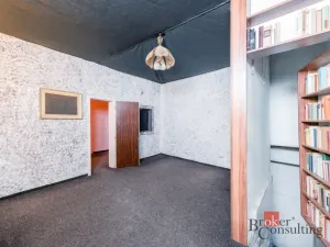 Prodej komerční nemovitosti, Karlovy Vary, Varšavská, 145 m2