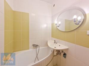 Pronájem bytu 2+1, Praha - Žižkov, Na vrcholu, 55 m2