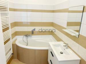 Pronájem bytu 2+1, Praha, Ševčíkova, 74 m2