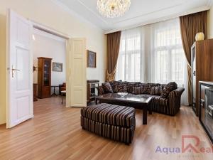 Prodej bytu 3+1, Karlovy Vary, K. Čapka, 88 m2