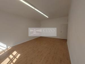 Pronájem kanceláře, Praha, Na Březince, 150 m2