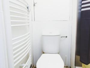 Pronájem bytu 1+1, Brno - Lesná, Halasovo náměstí, 32 m2