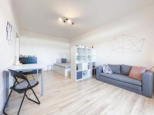 Pronájem bytu 1+1, Brno - Lesná, Halasovo náměstí, 32 m2