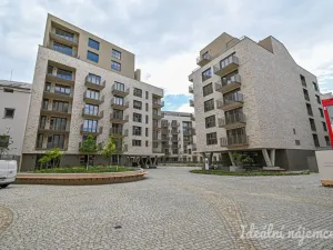 Pronájem bytu 1+kk, Brno, Bratislavská, 25 m2