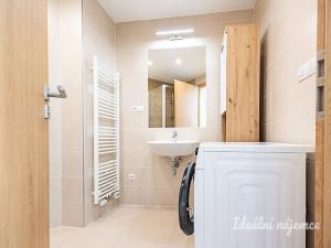 Pronájem bytu 1+kk, Praha - Hostivař, Kytínská, 34 m2