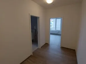 Pronájem bytu 1+kk, Praha - Černý Most, Dobrovolného, 39 m2