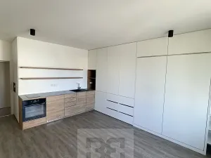 Pronájem bytu 1+kk, Praha - Hlubočepy, Vítové, 30 m2
