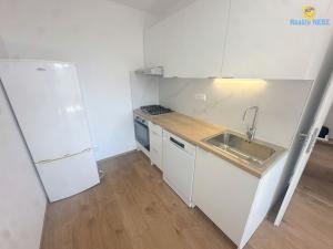 Pronájem bytu 2+kk, Praha - Braník, Novodvorská, 40 m2