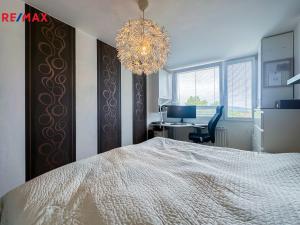 Prodej bytu 3+1, Jince, Zborovská, 70 m2
