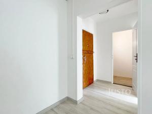 Pronájem bytu 3+1, Praha - Kobylisy, Akátová, 62 m2