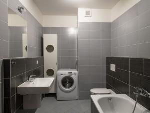 Pronájem bytu 1+kk, Praha - Hlubočepy, Hugo Haase, 48 m2