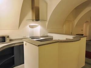 Pronájem bytu 2+1, Praha - Malá Strana, Vlašská, 94 m2