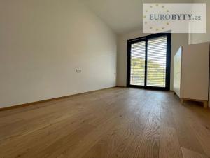 Pronájem bytu 2+kk, Praha - Modřany, Československého exilu, 65 m2