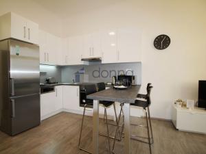 Pronájem bytu 2+kk, Praha, Lucemburská, 54 m2