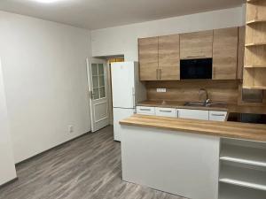 Pronájem bytu 2+kk, Praha - Žižkov, Jeseniova, 45 m2