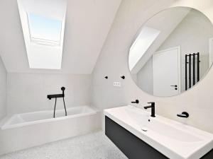 Pronájem bytu 2+kk, Praha - Vinohrady, Polská, 90 m2
