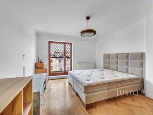 Pronájem bytu 3+kk, Praha - Žižkov, Baranova, 99 m2