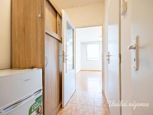 Pronájem bytu 1+kk, Praha - Záběhlice, Jahodová, 33 m2