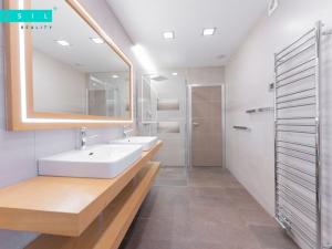 Pronájem bytu 4+kk, Olomouc - Nové Sady, Českobratrská, 151 m2