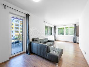 Pronájem bytu 1+kk, Praha - Strašnice, Štěchovická, 42 m2