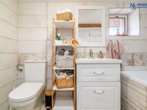 Prodej rodinného domu, Senička, 200 m2