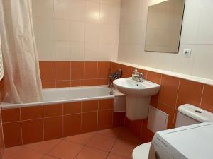 Pronájem bytu 2+kk, Praha - Vysočany, Pod Harfou, 58 m2