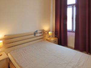 Pronájem bytu 2+kk, Praha, Tyršova, 37 m2