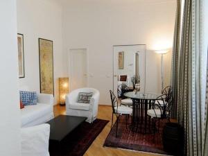 Pronájem bytu 2+1, Praha - Malá Strana, Vlašská, 69 m2