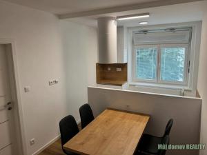 Pronájem bytu 2+kk, Praha - Vršovice, Amurská, 37 m2