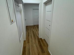 Pronájem bytu 2+kk, Praha - Vršovice, Amurská, 37 m2