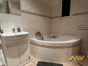 Pronájem bytu 2+kk, Hradec Králové, Mánesova, 61 m2