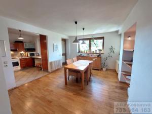 Prodej vily, Otice, Domky, 380 m2