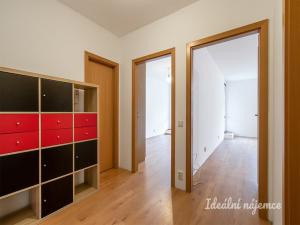 Pronájem bytu 2+kk, Praha - Prosek, Kytlická, 60 m2