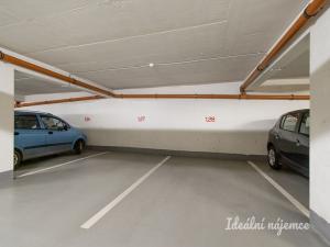 Pronájem bytu 2+kk, Praha - Prosek, Kytlická, 60 m2