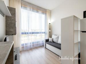 Pronájem bytu 1+kk, Praha - Vysočany, Poděbradská, 18 m2