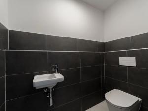 Pronájem bytu 2+kk, Praha - Karlín, Sokolova, 60 m2