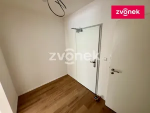 Pronájem kanceláře, Zlín, Nad Stráněmi, 72 m2