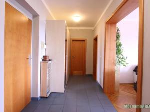 Pronájem bytu 4+kk, Praha - Malešice, Mistrovská, 100 m2