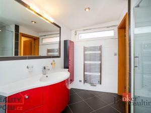 Pronájem rodinného domu, Praha - Radotín, U sanatoria, 130 m2