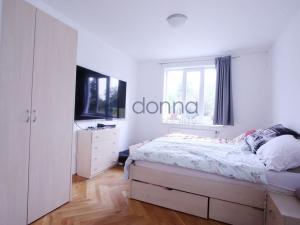 Pronájem bytu 4+kk, Praha, Mistrovská, 100 m2