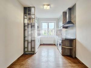 Pronájem rodinného domu, Praha, V dolinách, 205 m2