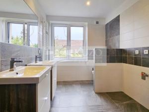 Pronájem rodinného domu, Praha, V dolinách, 205 m2