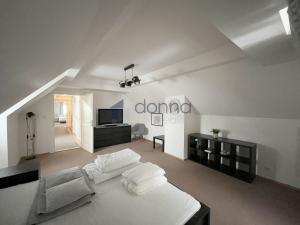 Pronájem bytu 3+kk, Praha, Řetězová, 126 m2