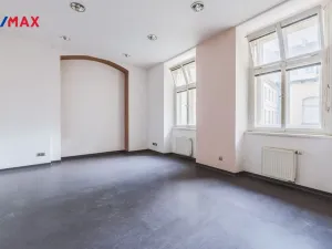 Pronájem obchodního prostoru, Praha - Staré Město, Staroměstské náměstí, 350 m2