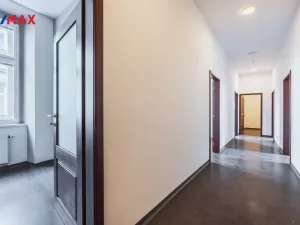 Pronájem obchodního prostoru, Praha - Staré Město, Staroměstské náměstí, 350 m2