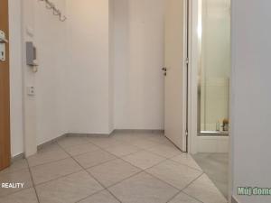 Pronájem bytu 1+1, Praha - Troja, Krynická, 37 m2