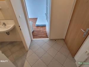 Pronájem bytu 1+1, Praha - Troja, Krynická, 37 m2