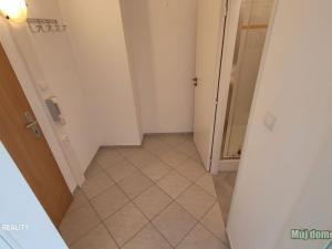 Pronájem bytu 1+1, Praha - Troja, Krynická, 37 m2