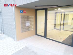 Pronájem bytu 2+kk, Praha - Modřany, Na Komořsku, 61 m2