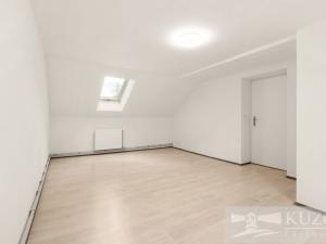 Prodej vícegeneračního domu, Byšice, B. Němcové, 317 m2